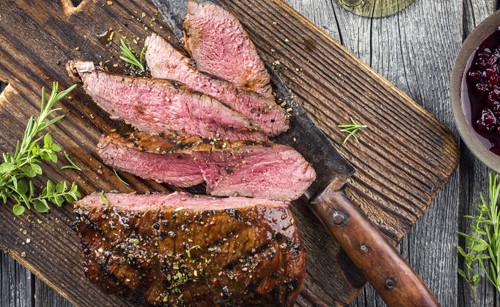 Wild gesneden met wijn